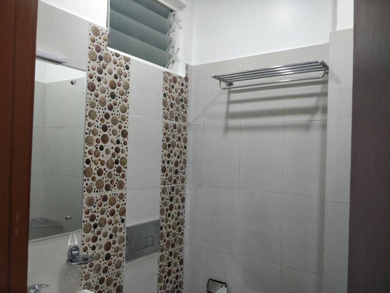 Oyo 16871 Anant Home Stay Shillong Zewnętrze zdjęcie